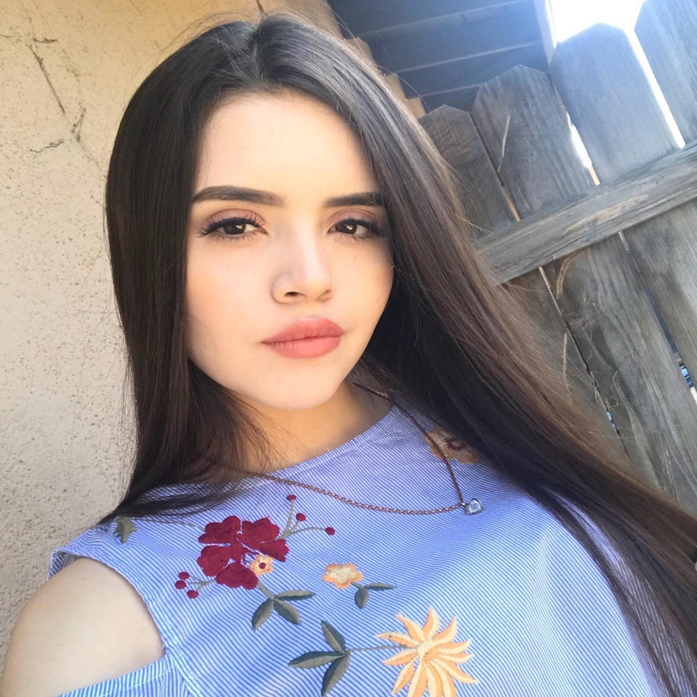Meet your Posher, Valeria